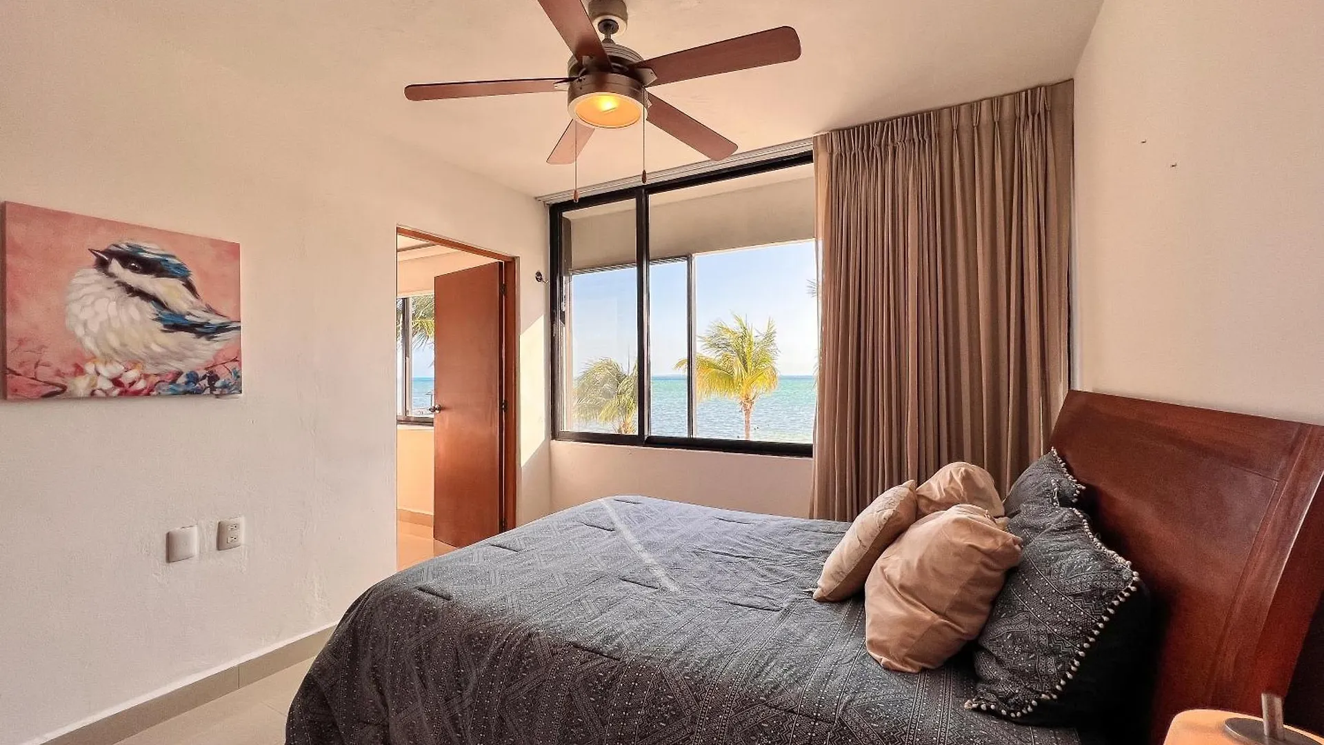 Bello Mar De Cancun, Beautiful 2Br 2Ba Condo Overlooking Beach Spectacular View! Mexico