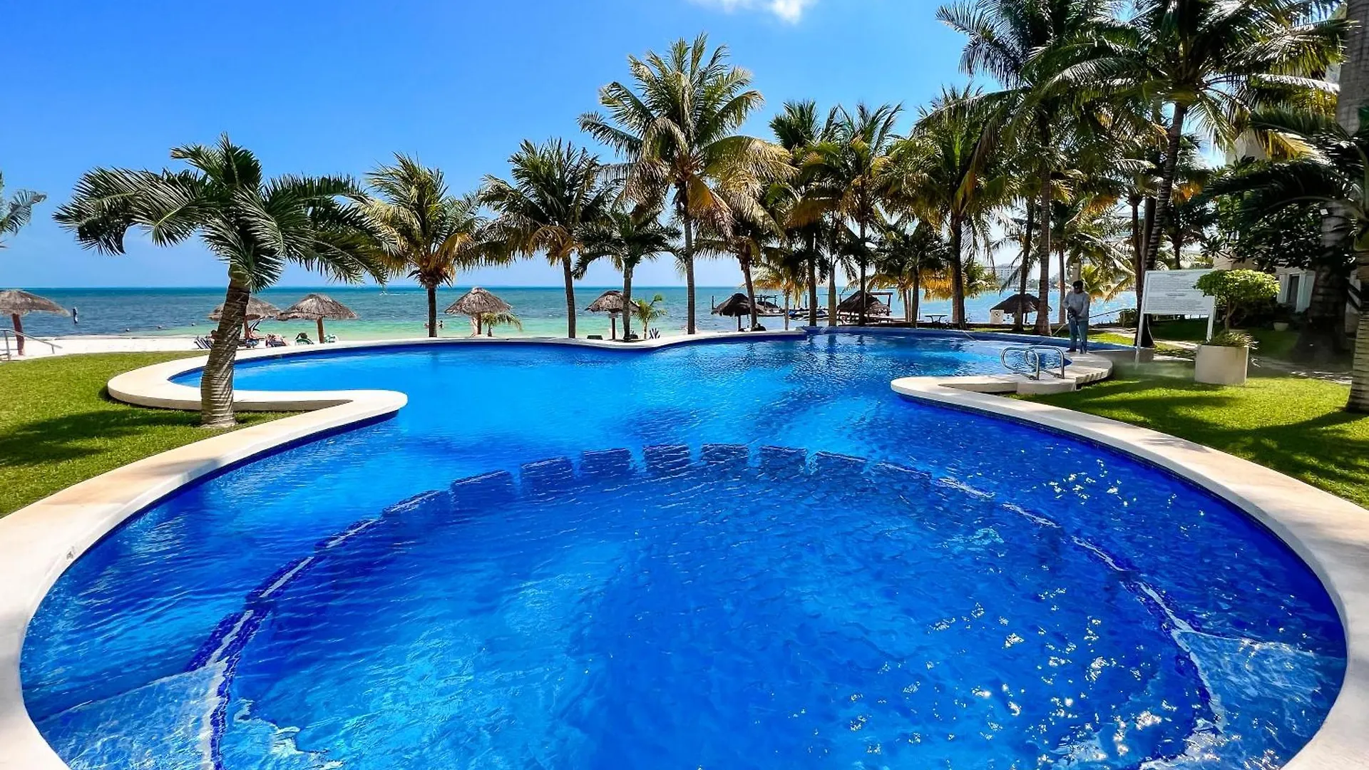 Bello Mar De Cancun, Beautiful 2Br 2Ba Condo Overlooking Beach Spectacular View! 0*, Cancun