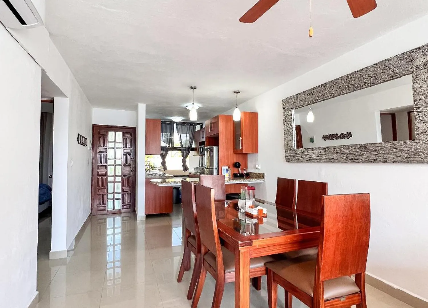Bello Mar De Cancun, Beautiful 2Br 2Ba Condo Overlooking Beach Spectacular View! Mexico